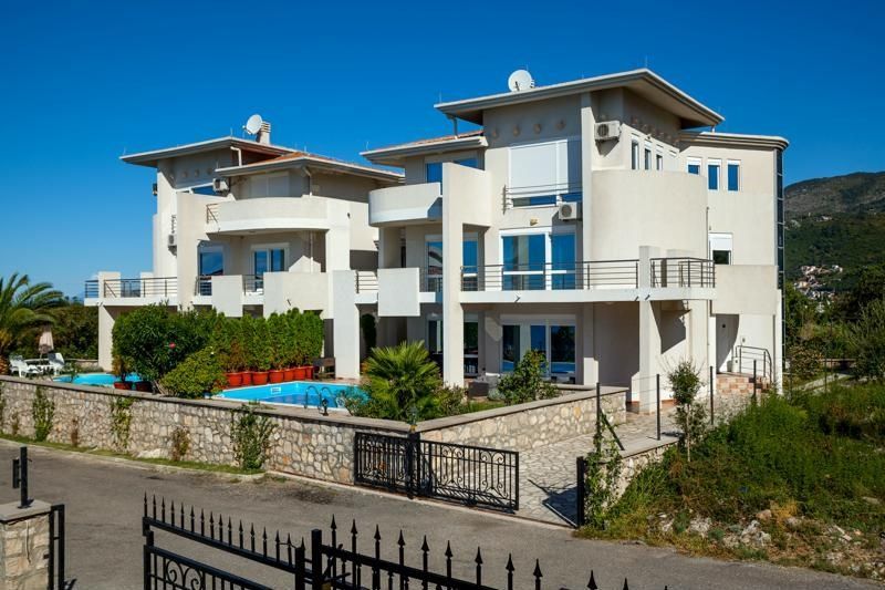 Вилла в Добра Воде, Черногория, 370 м² - фото 6