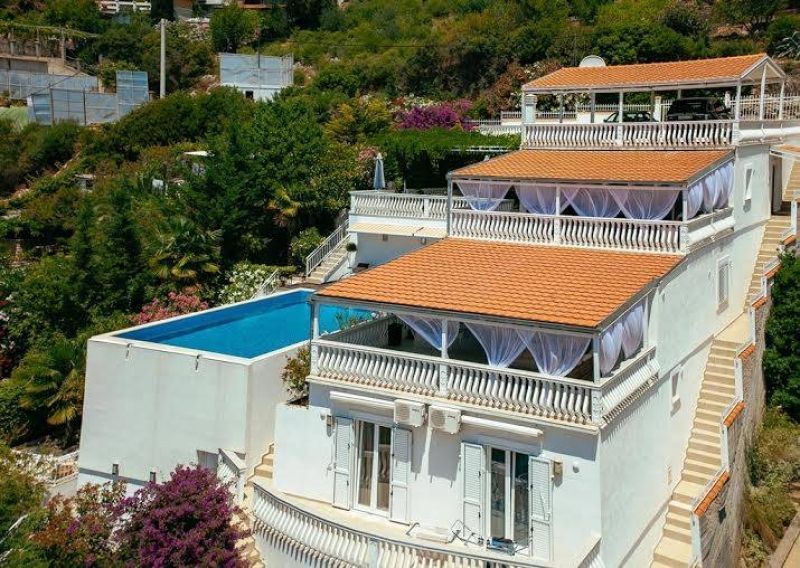 Вилла в Добра Воде, Черногория, 265 м² - фото 2