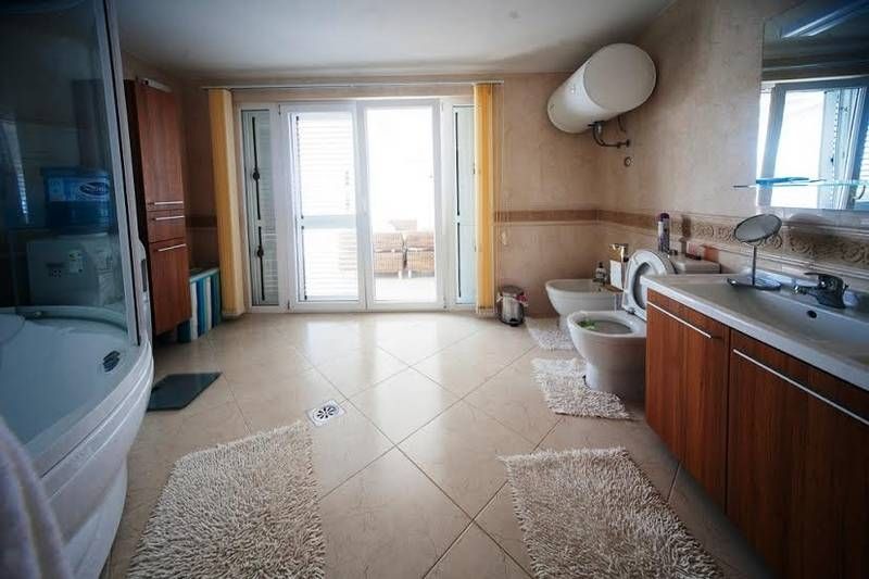 Вилла в Добра Воде, Черногория, 265 м² - фото 5