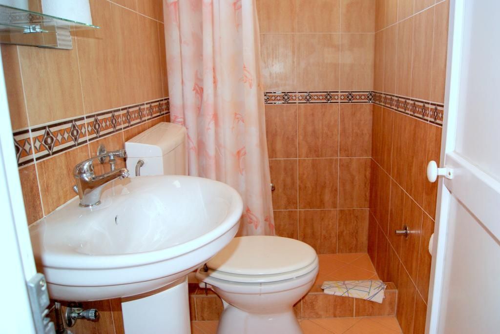 Отель, гостиница в Сутоморе, Черногория, 1 000 м² - фото 6