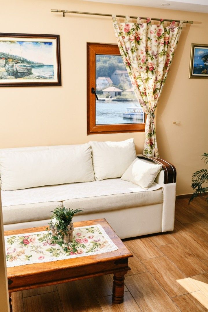 Отель, гостиница в Крашичах, Черногория, 460 м² - фото 9