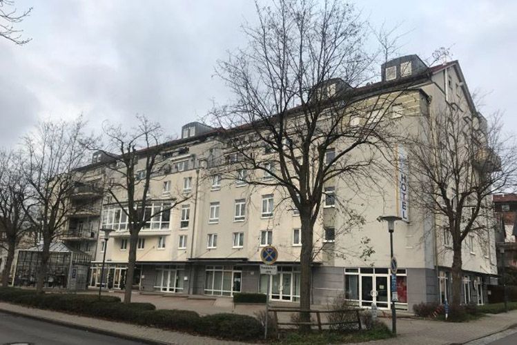 Отель, гостиница в Карлсруэ, Германия, 3 000 м2 - фото 1
