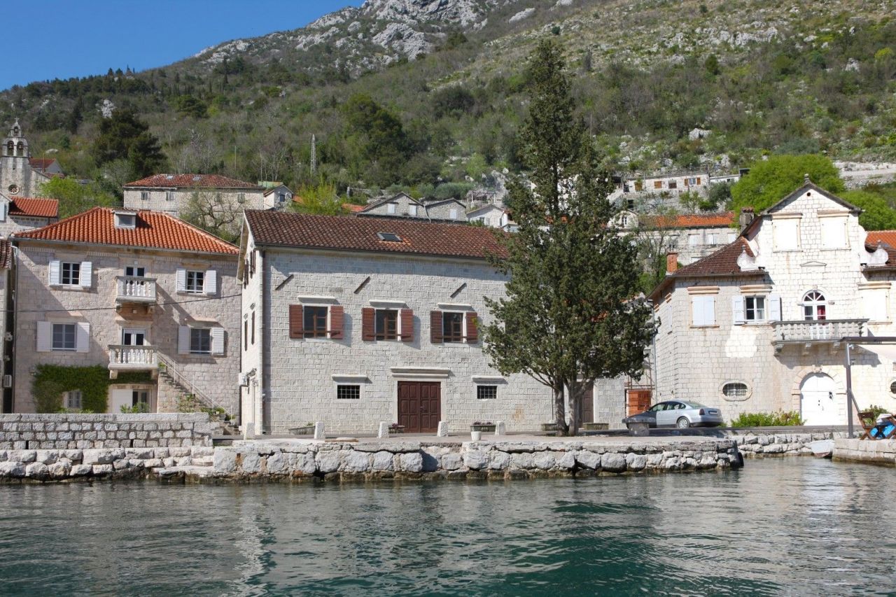 Вилла в Перасте, Черногория, 267 м² - фото 3