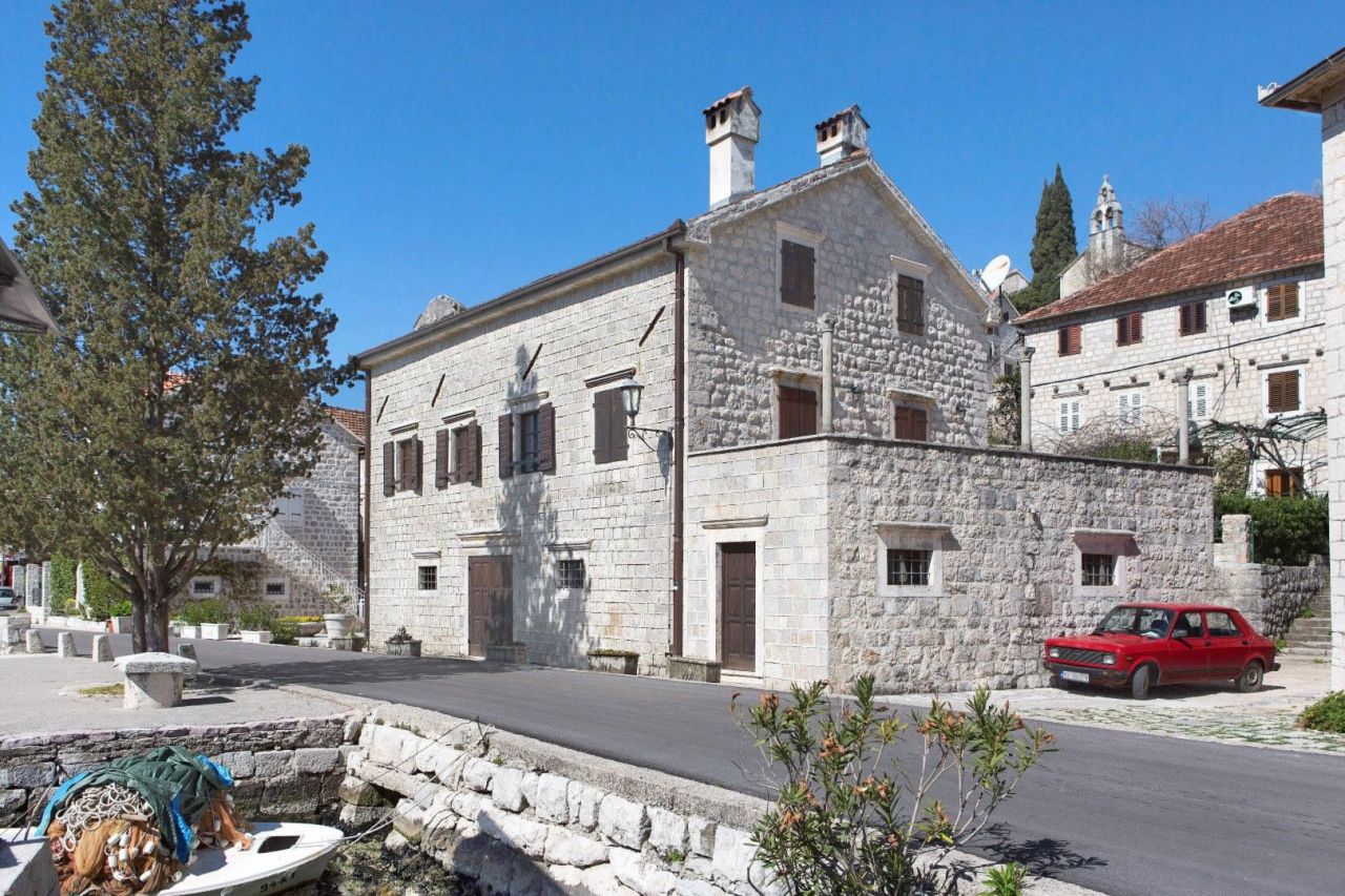 Вилла в Перасте, Черногория, 267 м² - фото 5