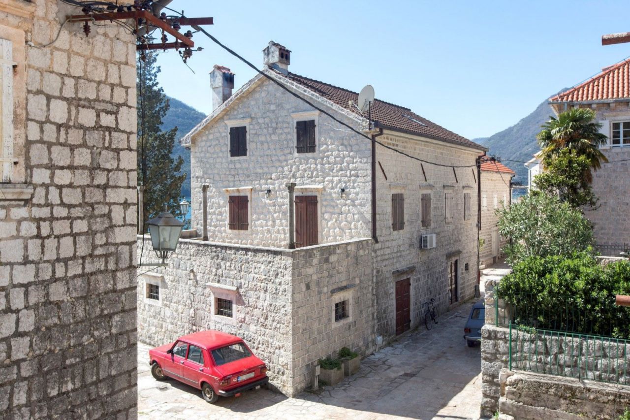 Вилла в Перасте, Черногория, 267 м² - фото 6