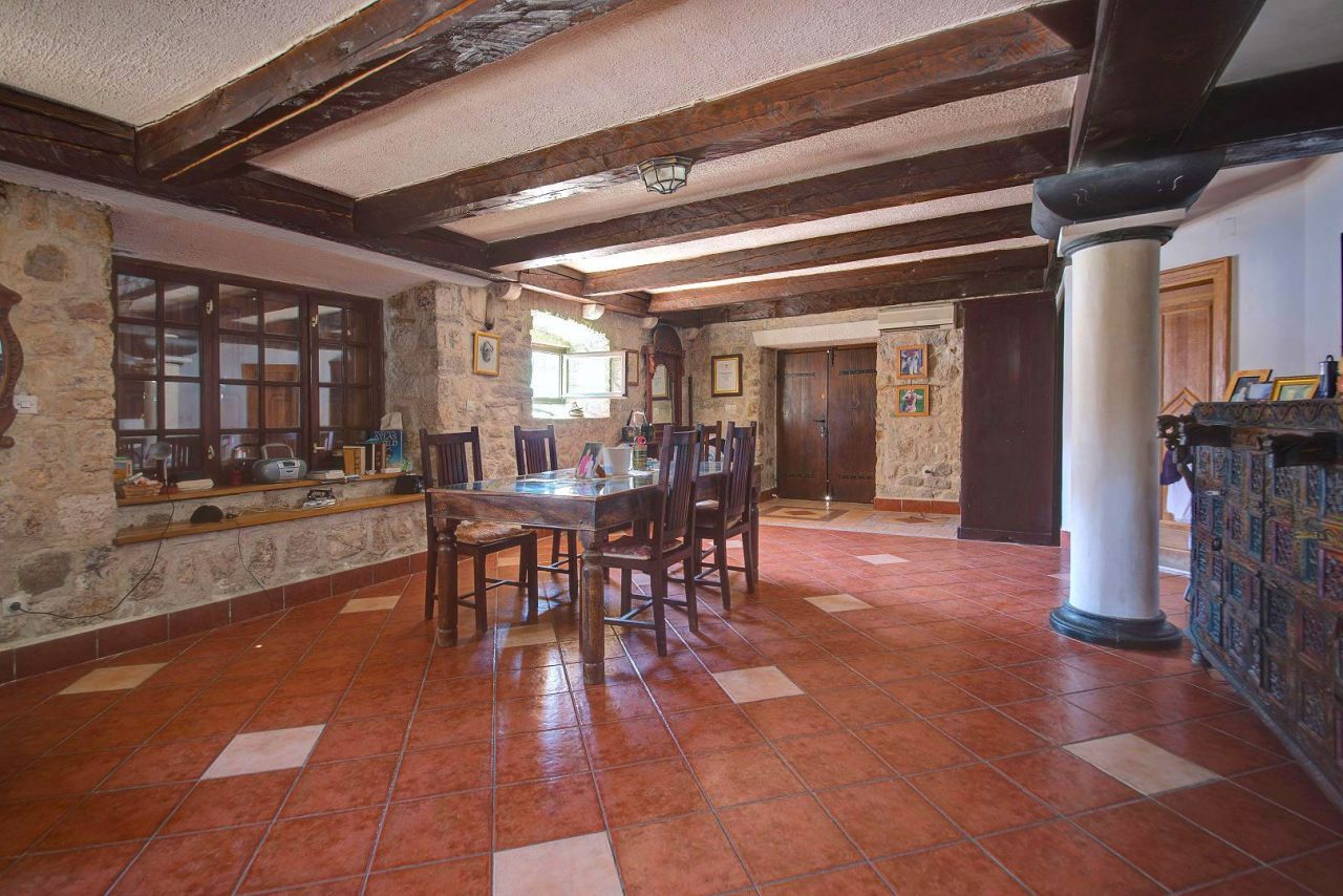 Вилла в Перасте, Черногория, 267 м² - фото 13