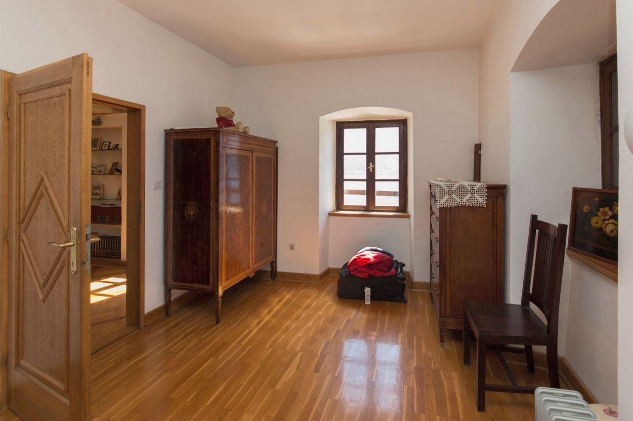 Вилла в Перасте, Черногория, 267 м² - фото 18