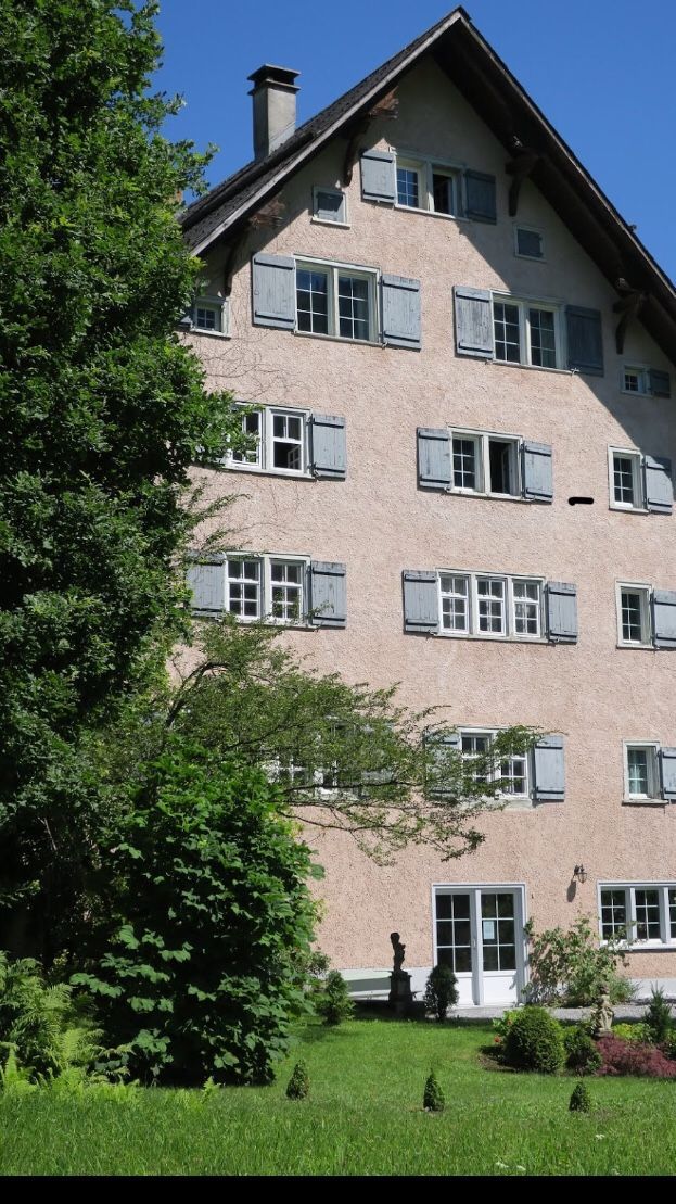 Отель, гостиница в Гларусе, Швейцария, 700 000 м2 - фото 1