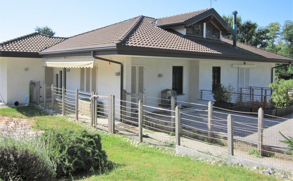 Вилла в Сумираго, Италия, 480 м² - фото 1