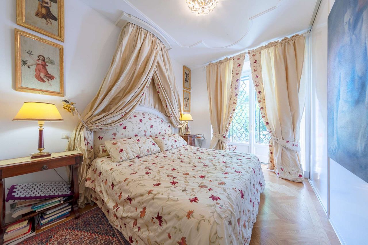 Апартаменты у озера Комо, Италия, 200 м² - фото 11