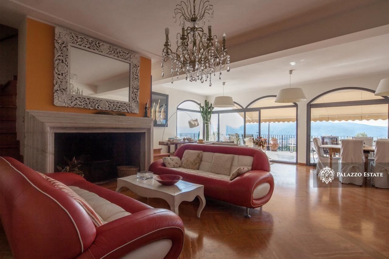Вилла в Кастельнуово-Магре, Италия, 400 м² - фото 1