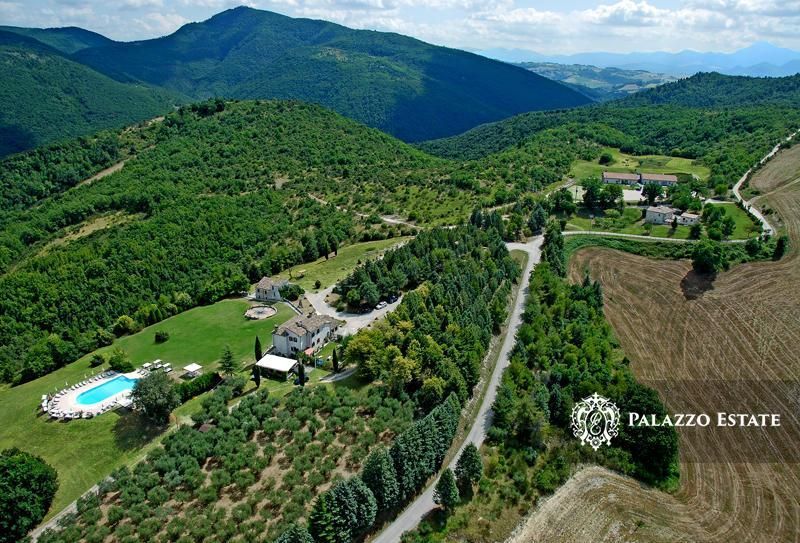 Отель, гостиница в Арчевии, Италия, 3 200 м² - фото 2