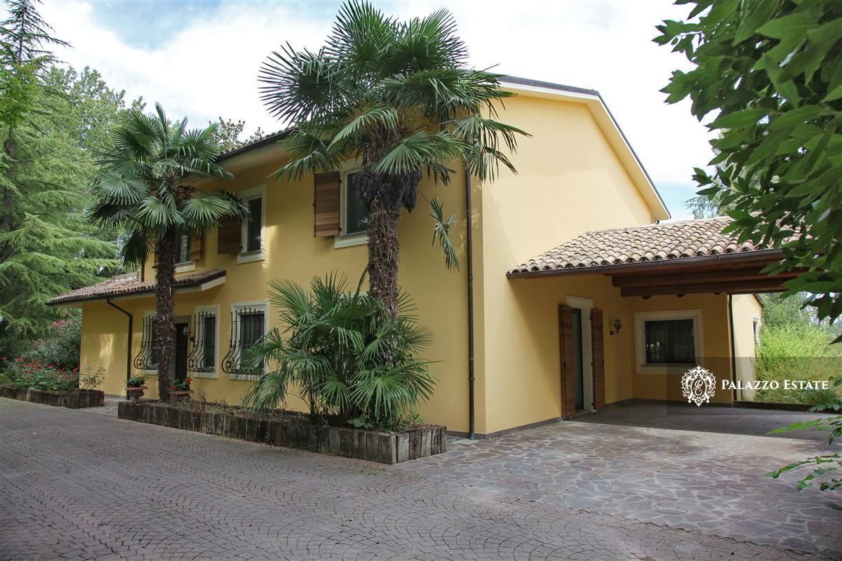 Вилла в Урбино, Италия, 412 м² - фото 2