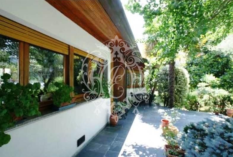 Вилла в Амелье, Италия, 380 м² - фото 3