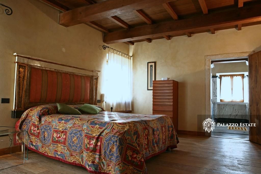 Отель, гостиница в Карраре, Италия, 500 м² - фото 4