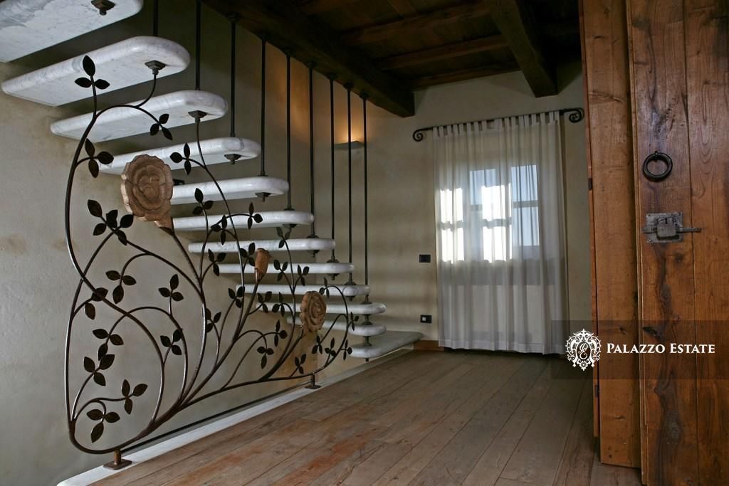 Отель, гостиница в Карраре, Италия, 500 м² - фото 5