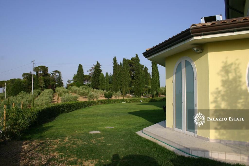 Отель, гостиница в Реканати, Италия, 1 200 м² - фото 5