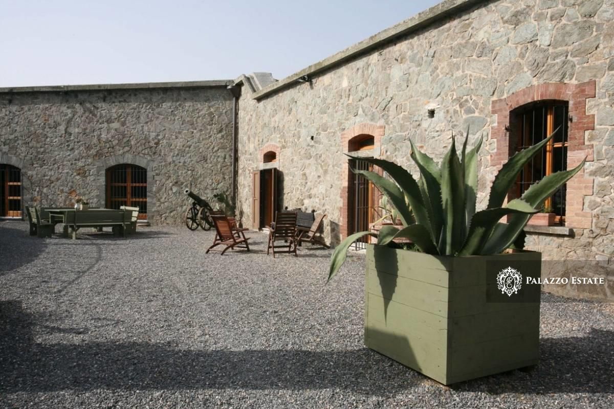 Поместье в Мелоньо, Италия, 865 м² - фото 6