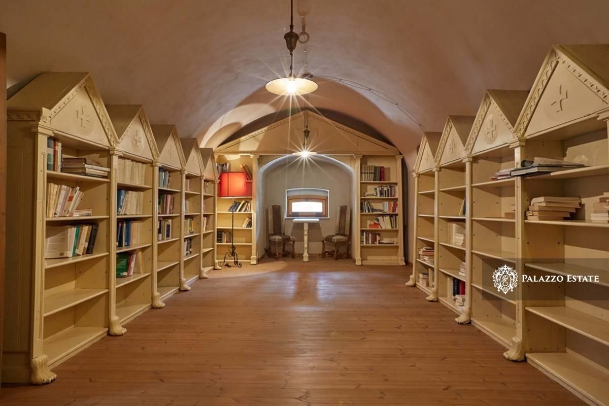 Поместье в Мелоньо, Италия, 865 м² - фото 10