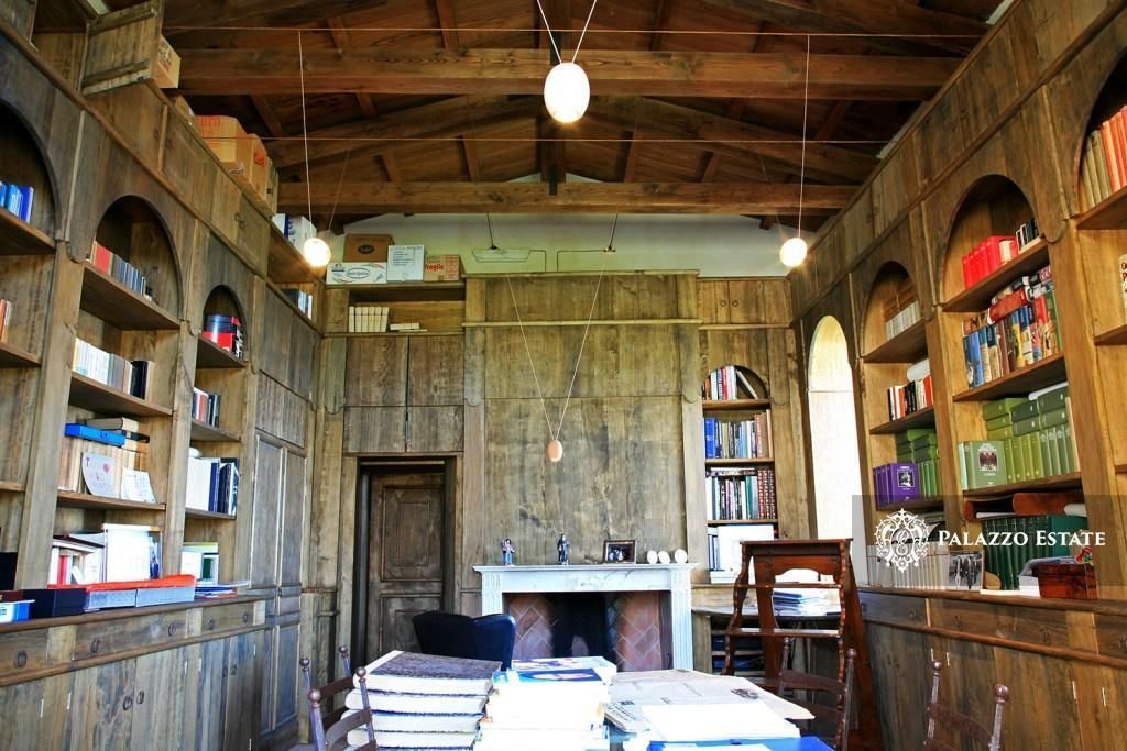 Отель, гостиница в Карраре, Италия, 500 м² - фото 11