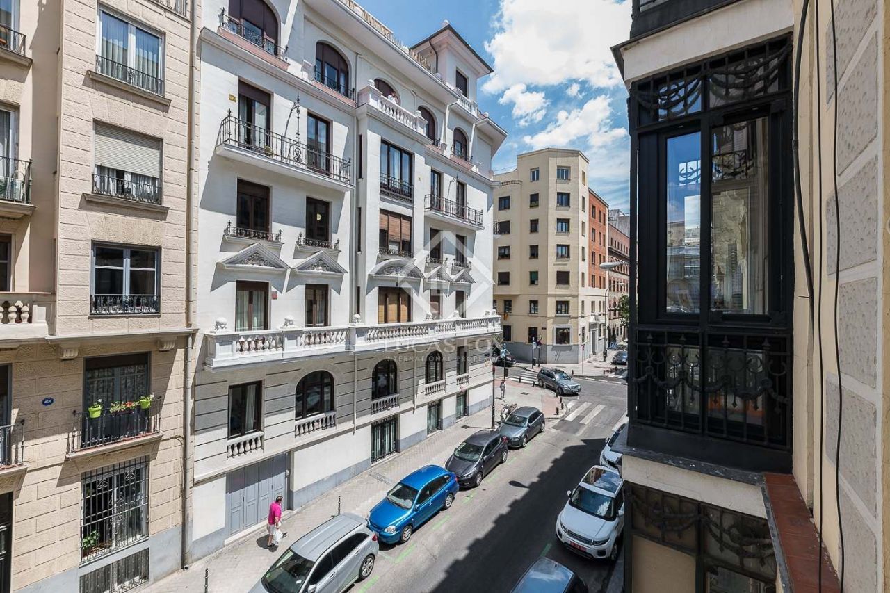 Апартаменты в Мадриде, Испания, 223 м2 - фото 1