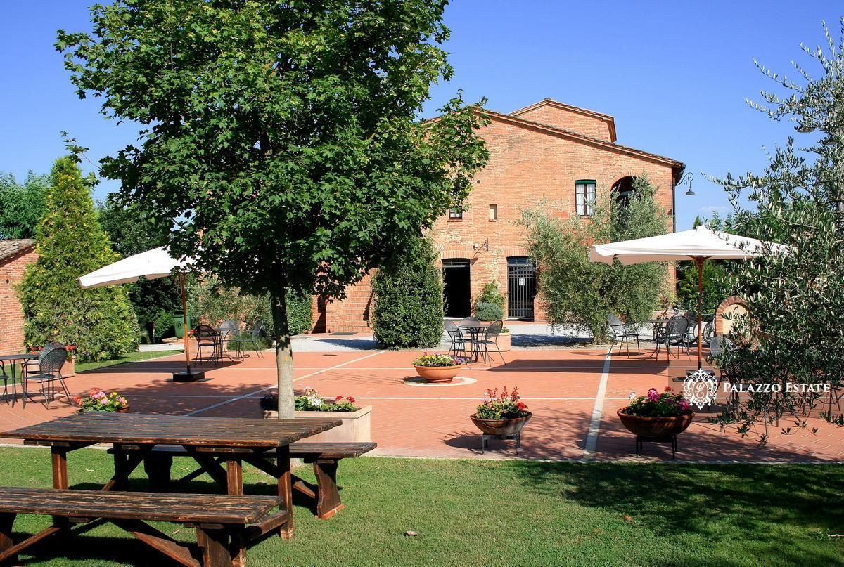 Отель, гостиница в Монтепульчано, Италия, 1 400 м² - фото 2