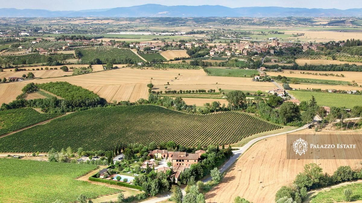 Отель, гостиница в Монтепульчано, Италия, 1 400 м² - фото 5