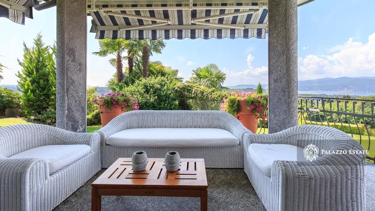 Вилла у озера Маджоре, Италия, 550 м² - фото 8