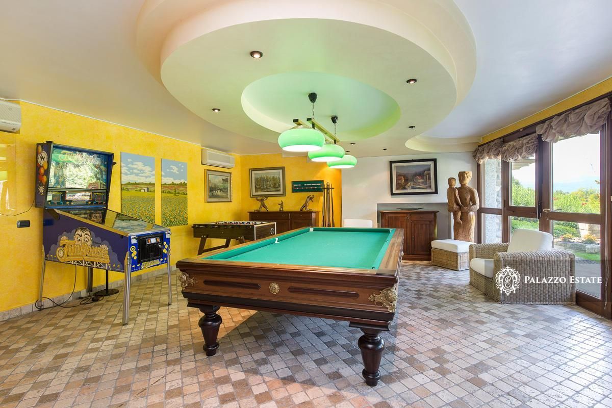 Вилла у озера Маджоре, Италия, 550 м² - фото 10