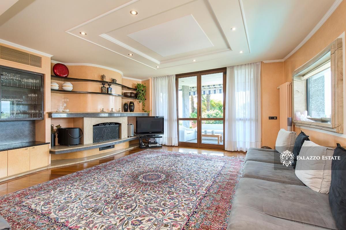 Вилла у озера Маджоре, Италия, 550 м² - фото 12