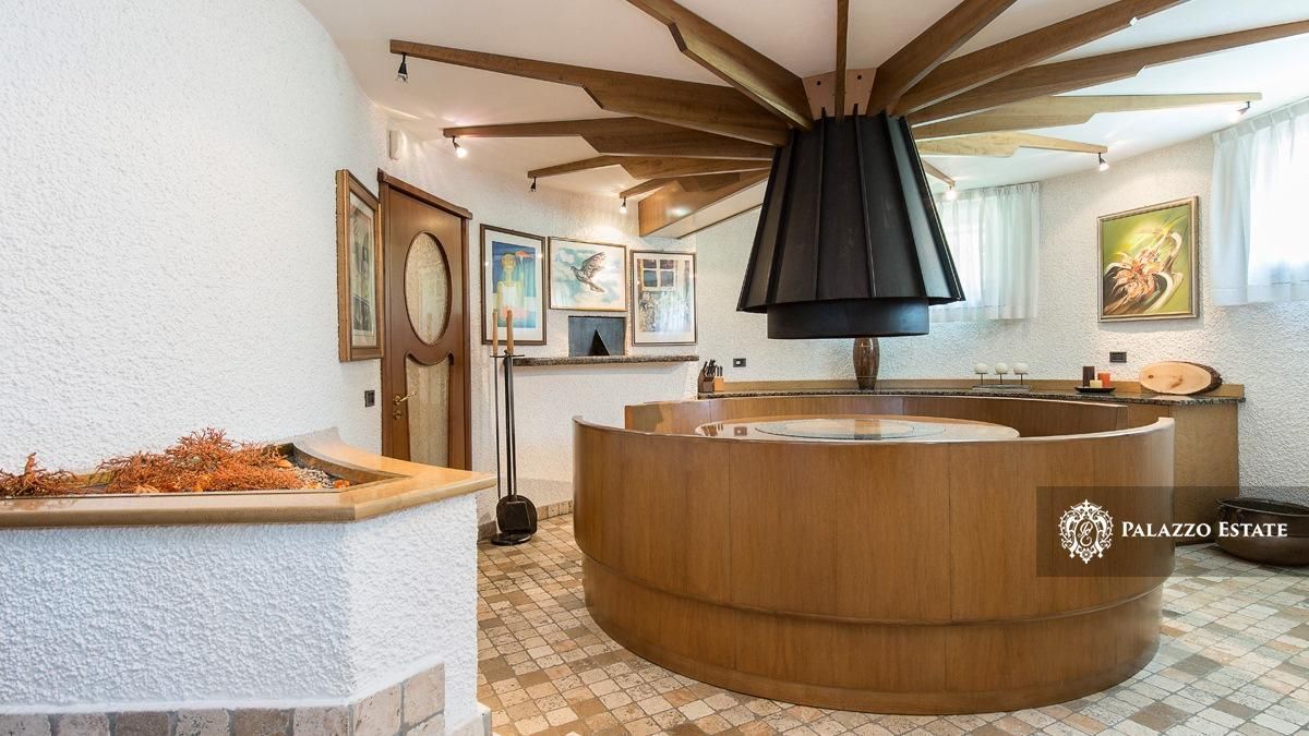 Вилла у озера Маджоре, Италия, 550 м² - фото 14