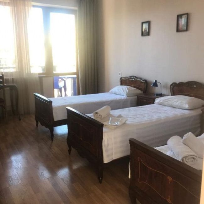 Отель, гостиница в Тбилиси, Грузия, 306 м2 - фото 1