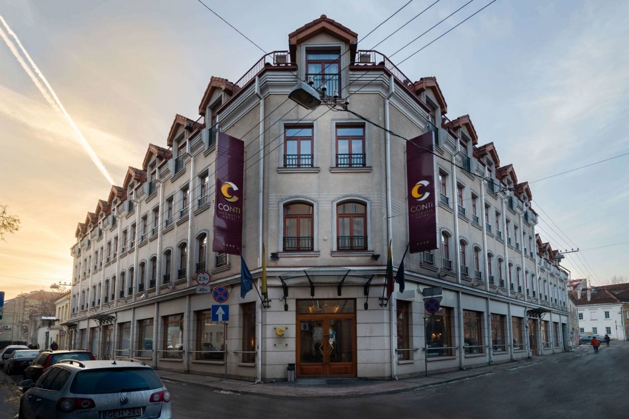 Отель, гостиница в Вильнюсе, Литва, 4 448 м2 - фото 1