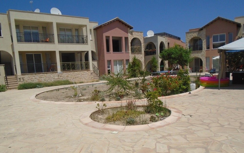 Коммерческая недвижимость в Пафосе, Кипр, 1 941 м2 - фото 1