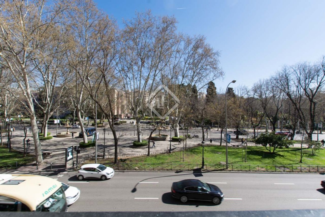Апартаменты в Мадриде, Испания, 242 м2 - фото 1