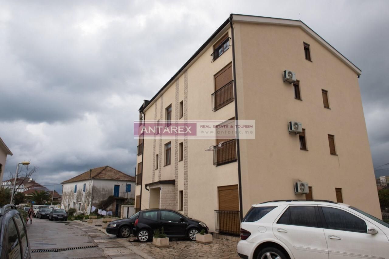 Апартаменты в Тивате, Черногория, 29 м2 - фото 1