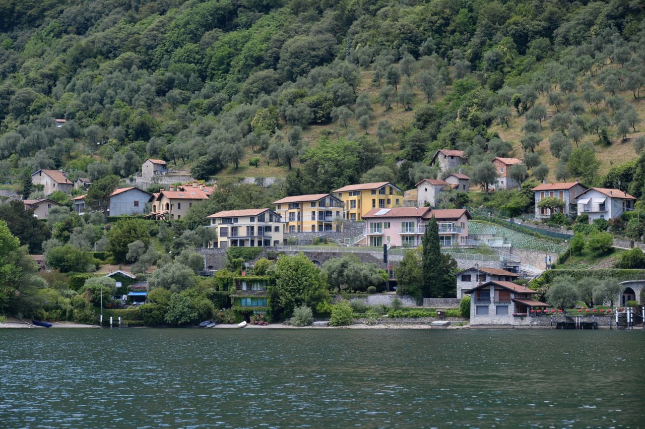 Дом у озера Комо, Италия, 120 м2 - фото 1