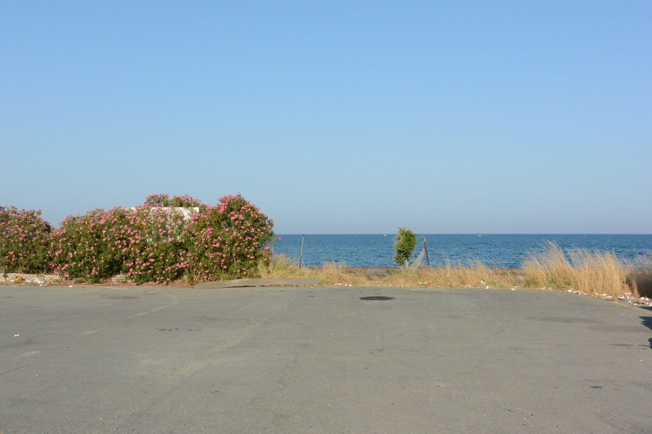 Земля в Ларнаке, Кипр, 3 590 м2 - фото 1