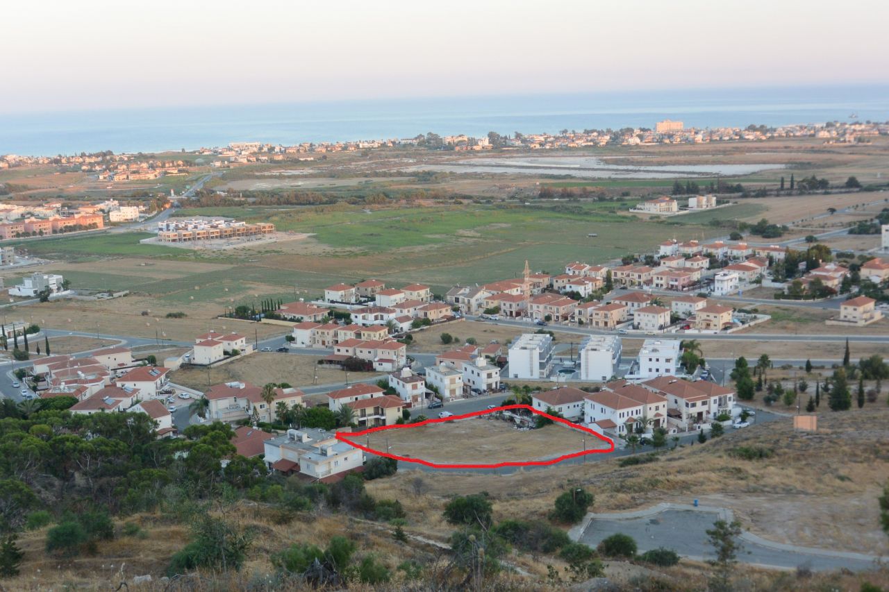 Земля в Ларнаке, Кипр, 2 182 м2 - фото 1