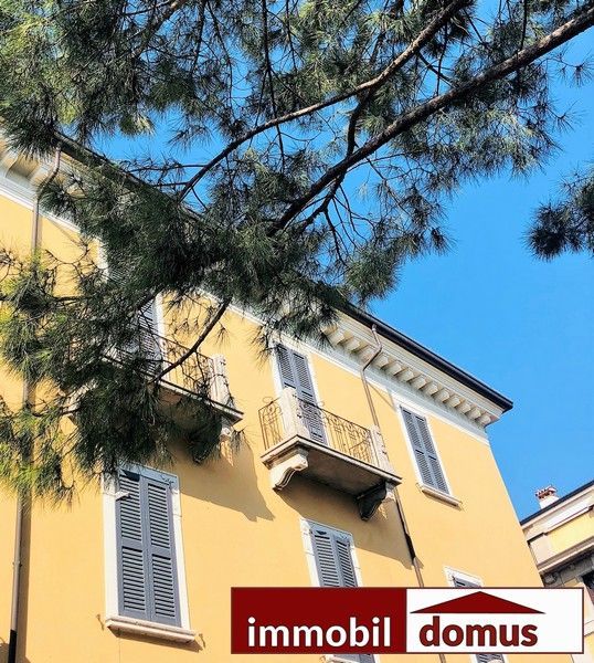 Апартаменты в Дезенцано-дель-Гарда, Италия, 75 м2 - фото 1