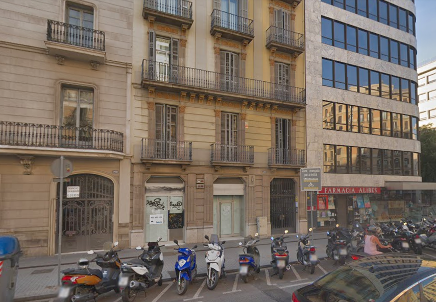 Коммерческая недвижимость в Барселоне, Испания, 350 м2 - фото 1