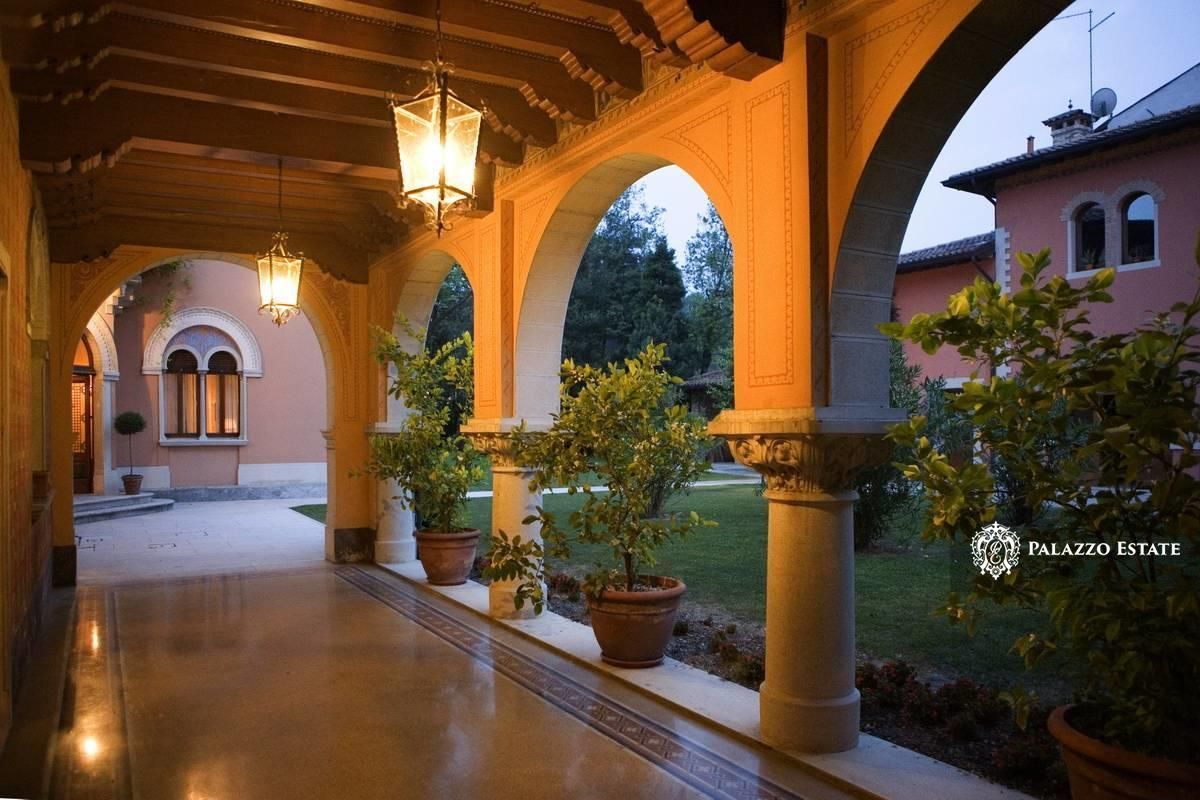 Вилла в Венеции, Италия, 935 м² - фото 5