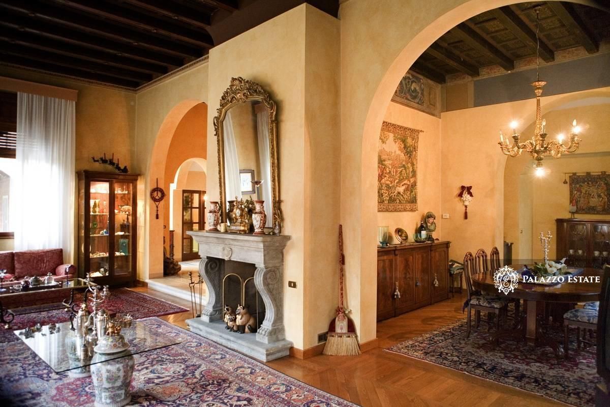 Вилла в Венеции, Италия, 935 м² - фото 8