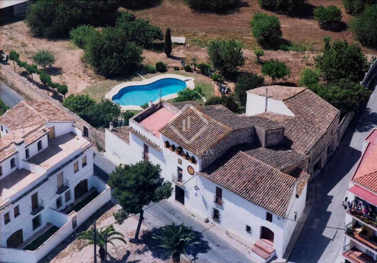 Дом в Сиджесе, Испания, 945 м2 - фото 1