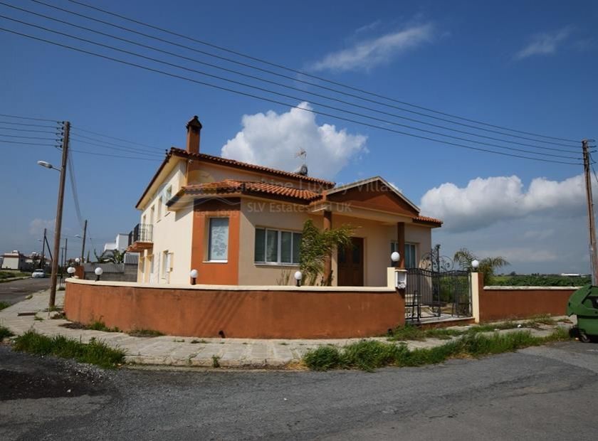 Дом в Фамагусте, Кипр, 292 м2 - фото 1