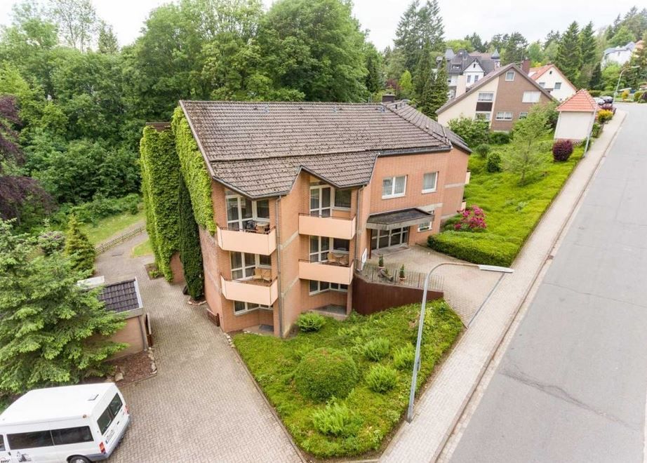 Коммерческая недвижимость в Бад-Заксе, Германия, 994 м2 - фото 1
