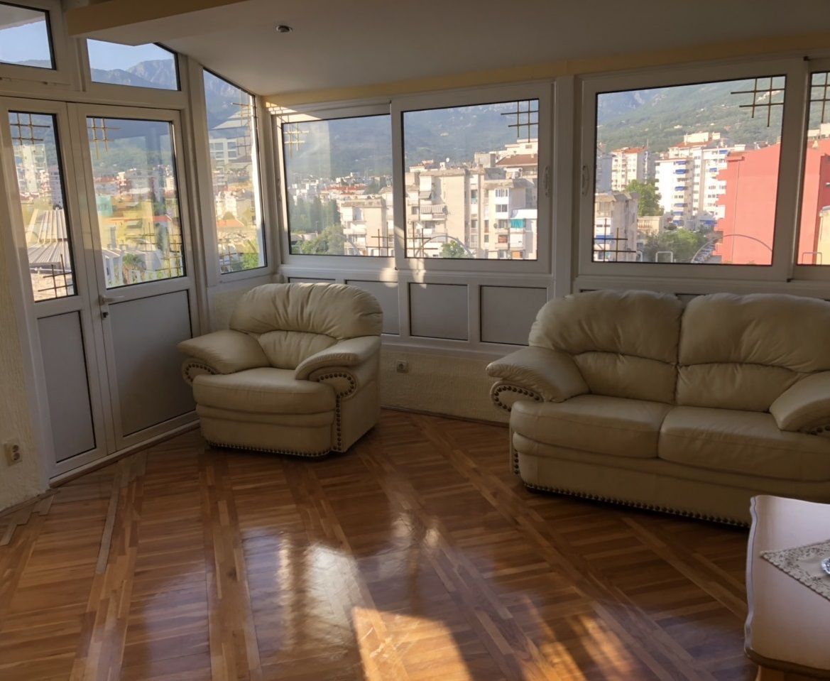 Квартира в Баре, Черногория, 150 м2 - фото 1