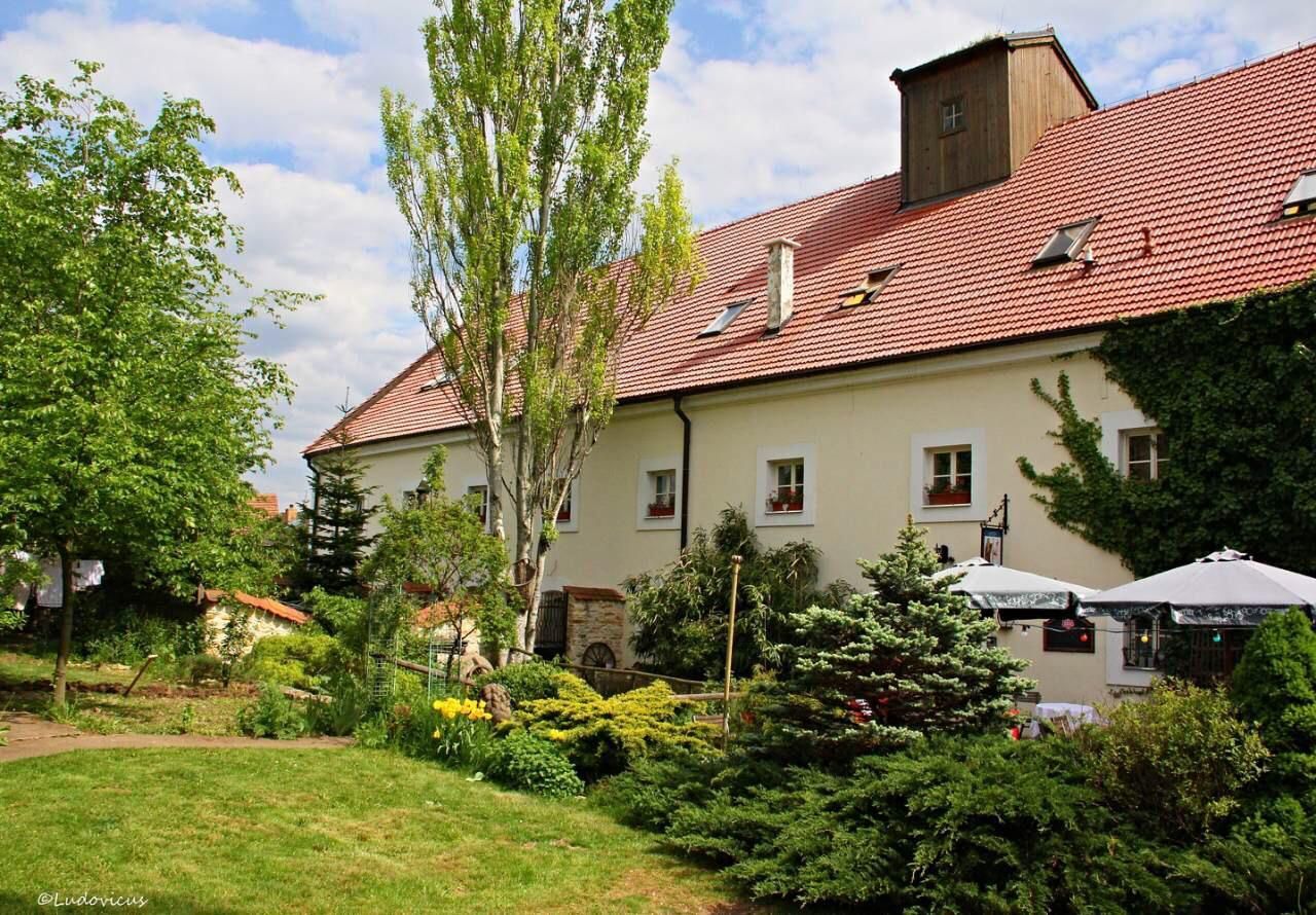 Отель, гостиница в Праге, Чехия, 1 136 м2 - фото 1