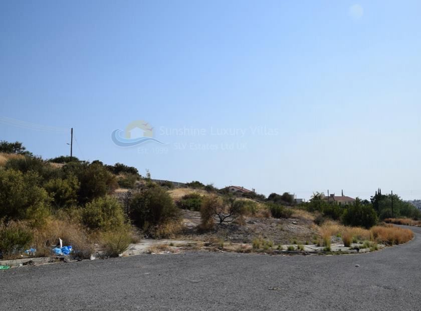 Земля в Лимасоле, Кипр, 1 077 сот. - фото 1