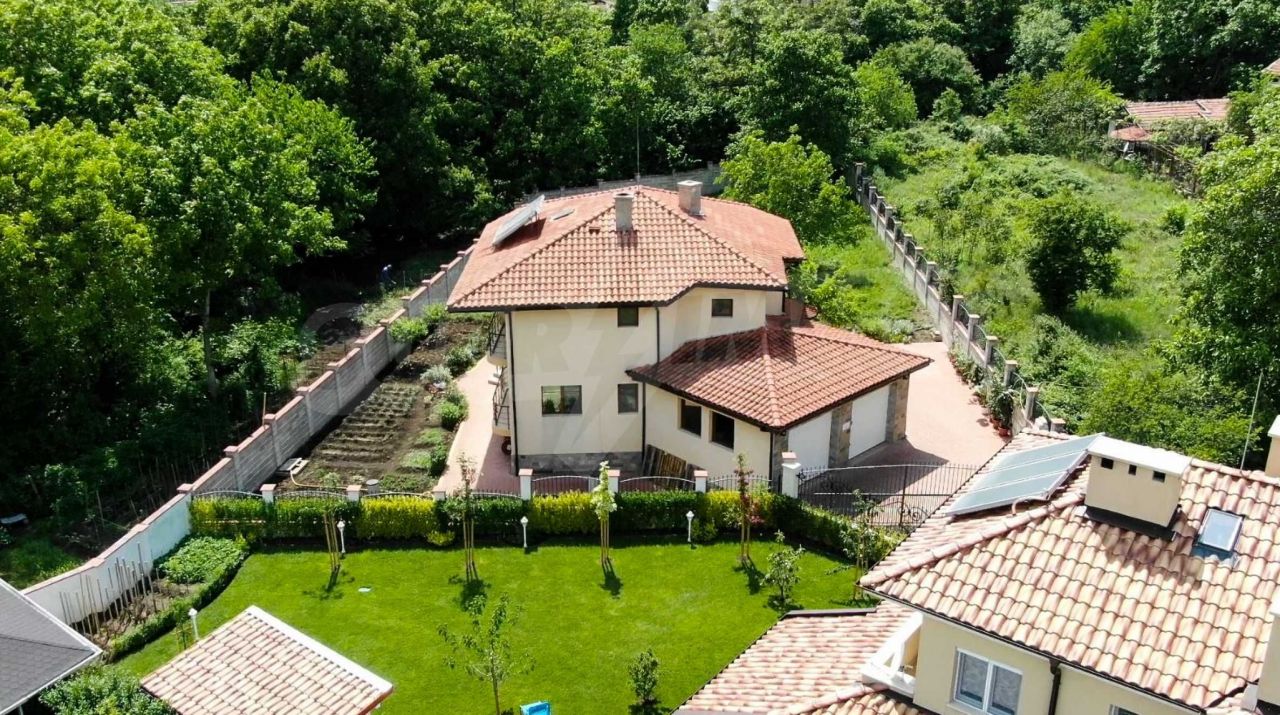 Дом в Бургасе, Болгария, 277 м2 - фото 1